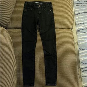 Women’s Old Navy jeggings.